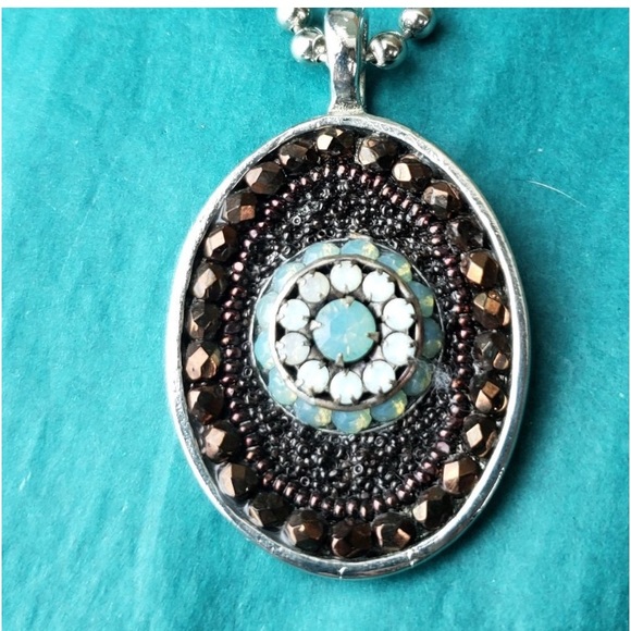 Bead & Flower 2 sided pendant necklace!!! - Picture 4 of 4